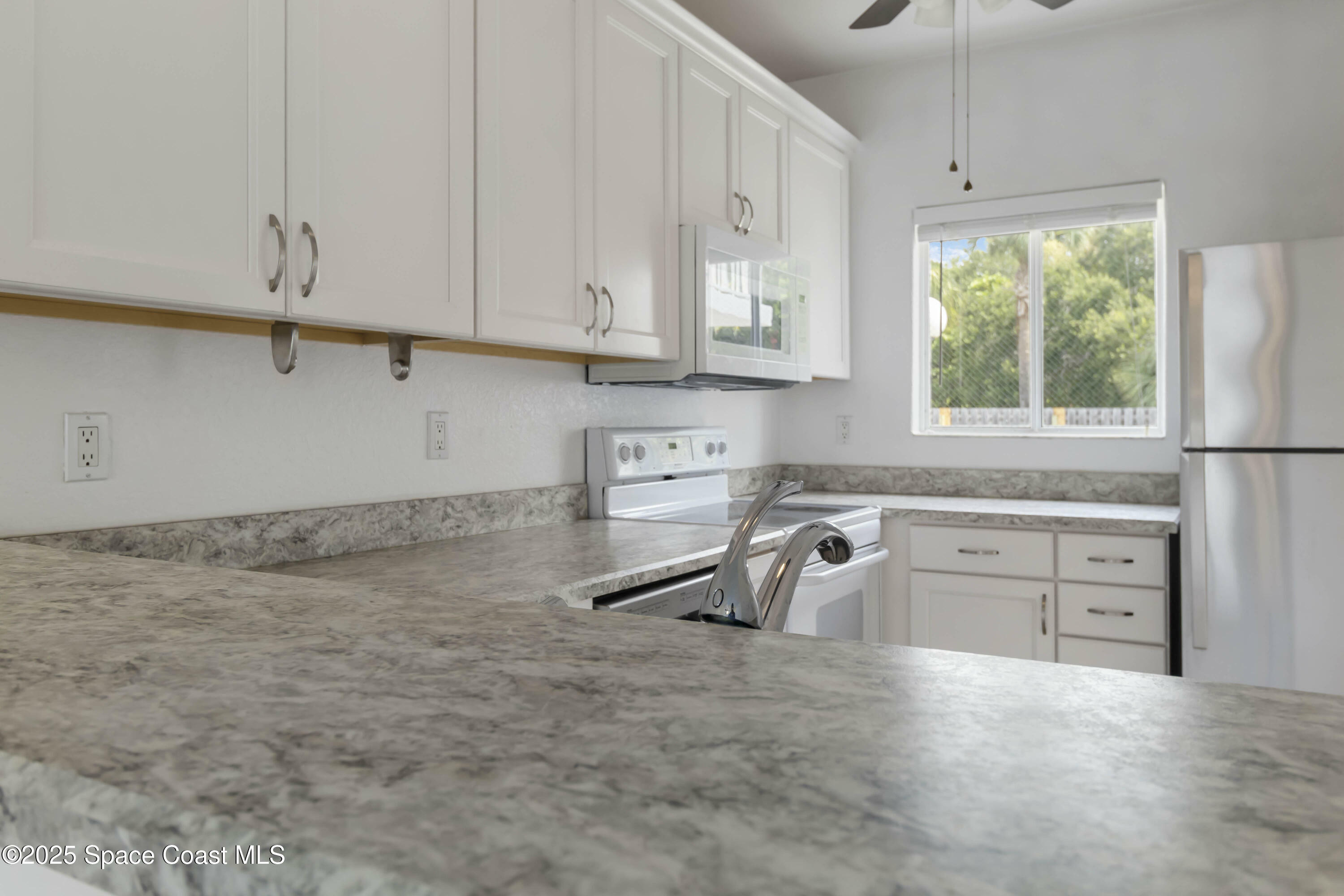 Property Photo:  405 Ocean Park Lane  FL 32920 
