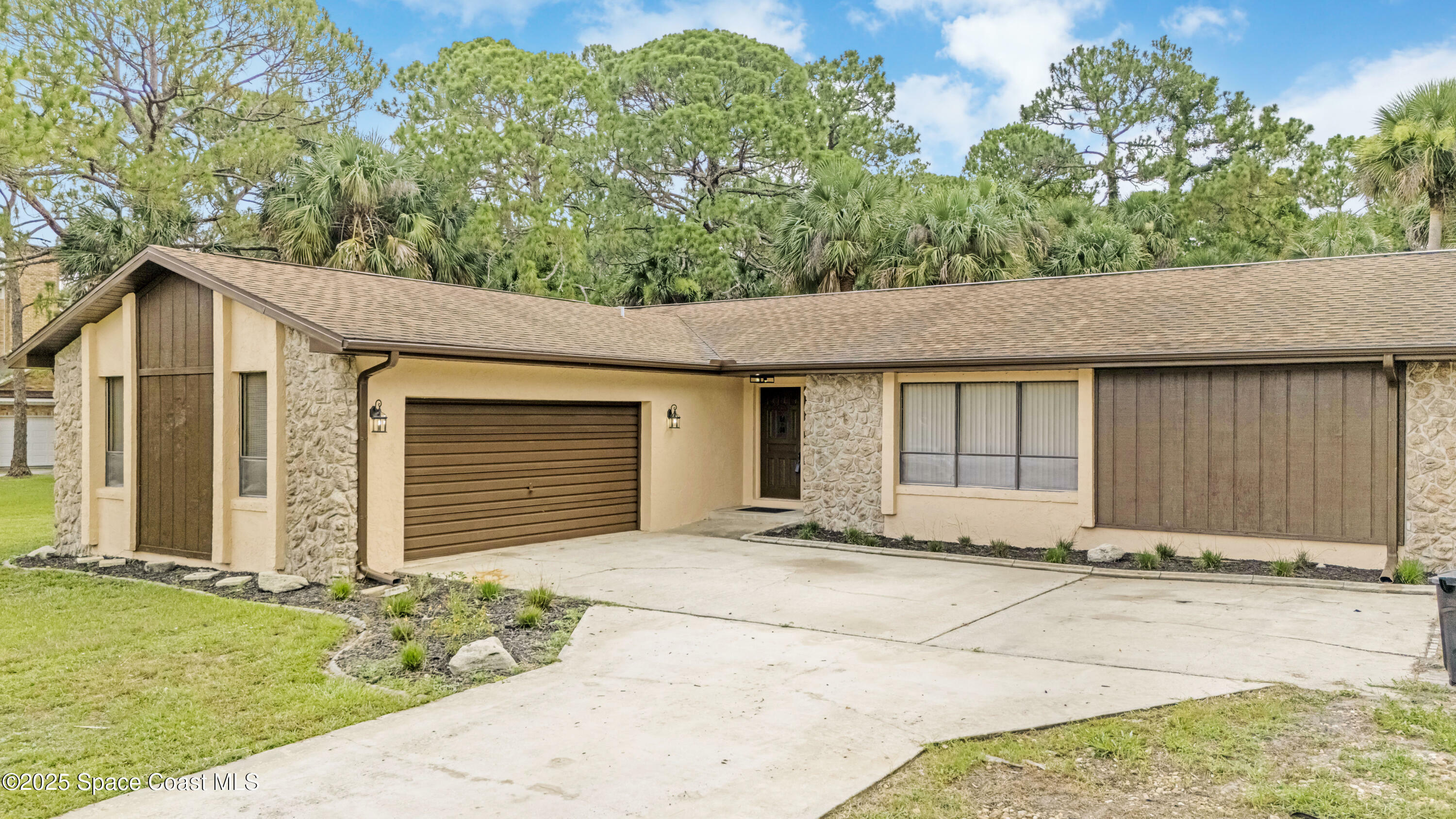 Property Photo: 2880 Long Lake Drive FL 32780