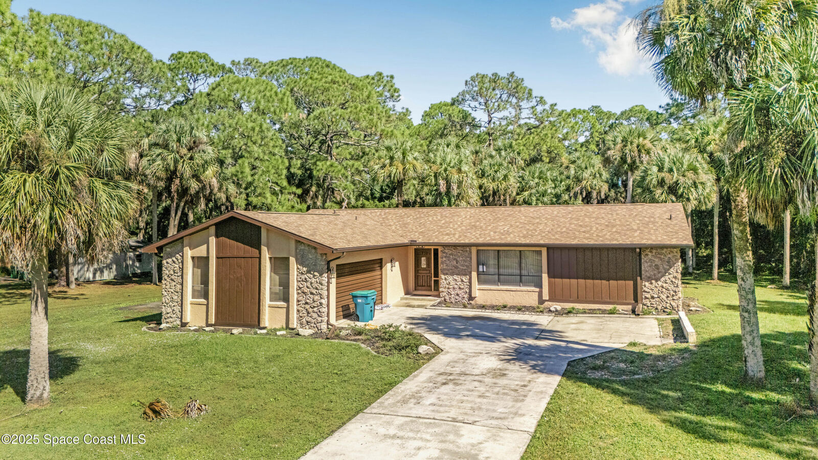 Property Photo:  2880 Long Lake Drive  FL 32780 