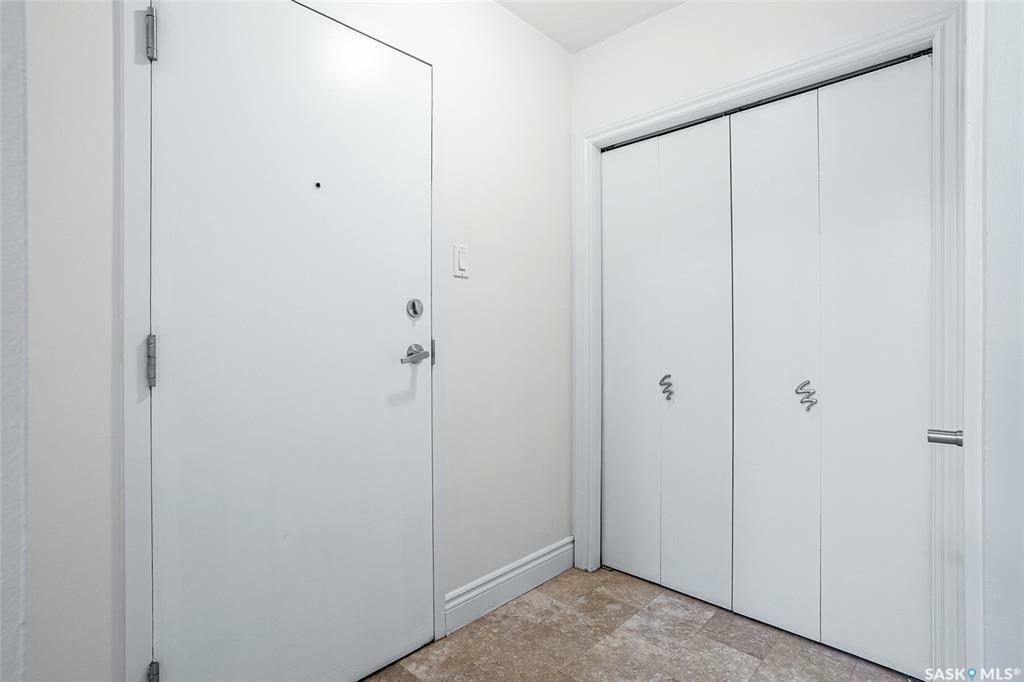 Property Photo:  2301 7th Street E 1  SK S7H 1A2 