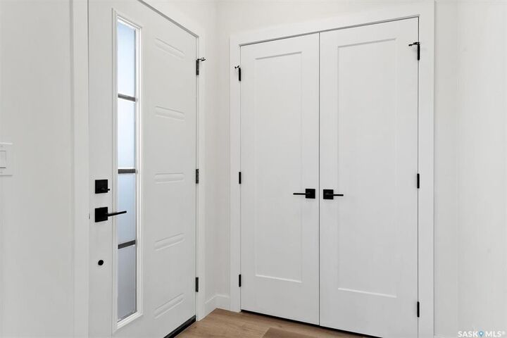 Photo de la propriété:  423 Eldorado Street  SK S0K 4S3 