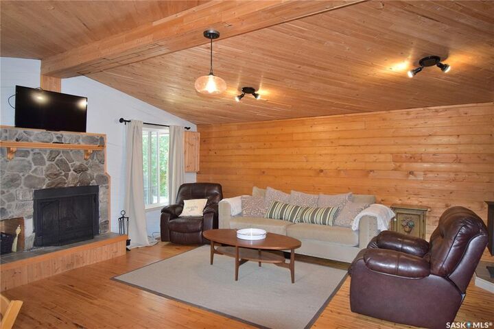 Property Photo:  207 Jacobson Drive  SK S0J 0N0 