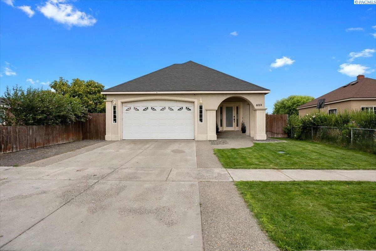 823 S 5th Av  Pasco WA 99301 photo