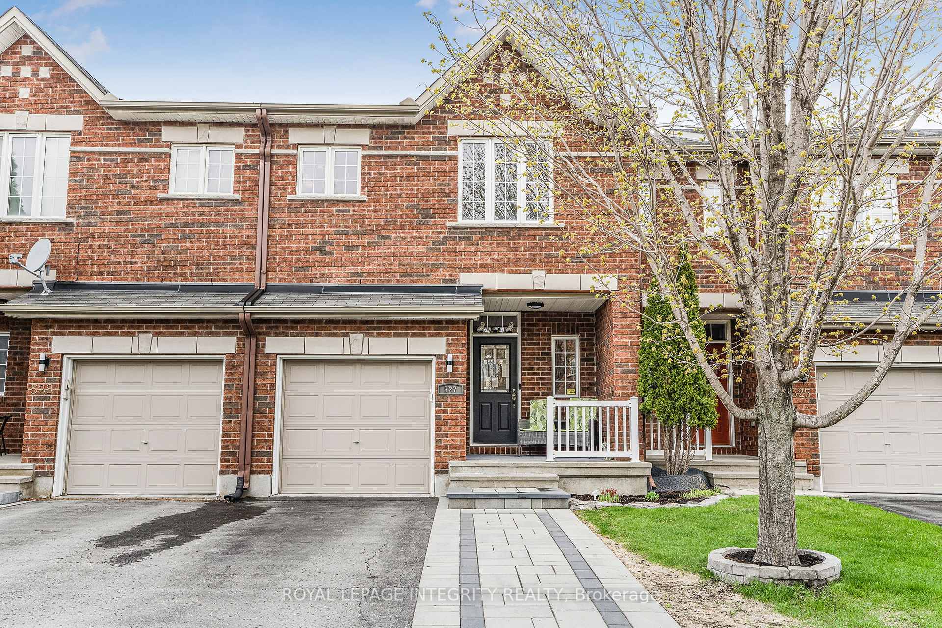 Property Photo: 527 Salzburg Drive ON K4A 0C6