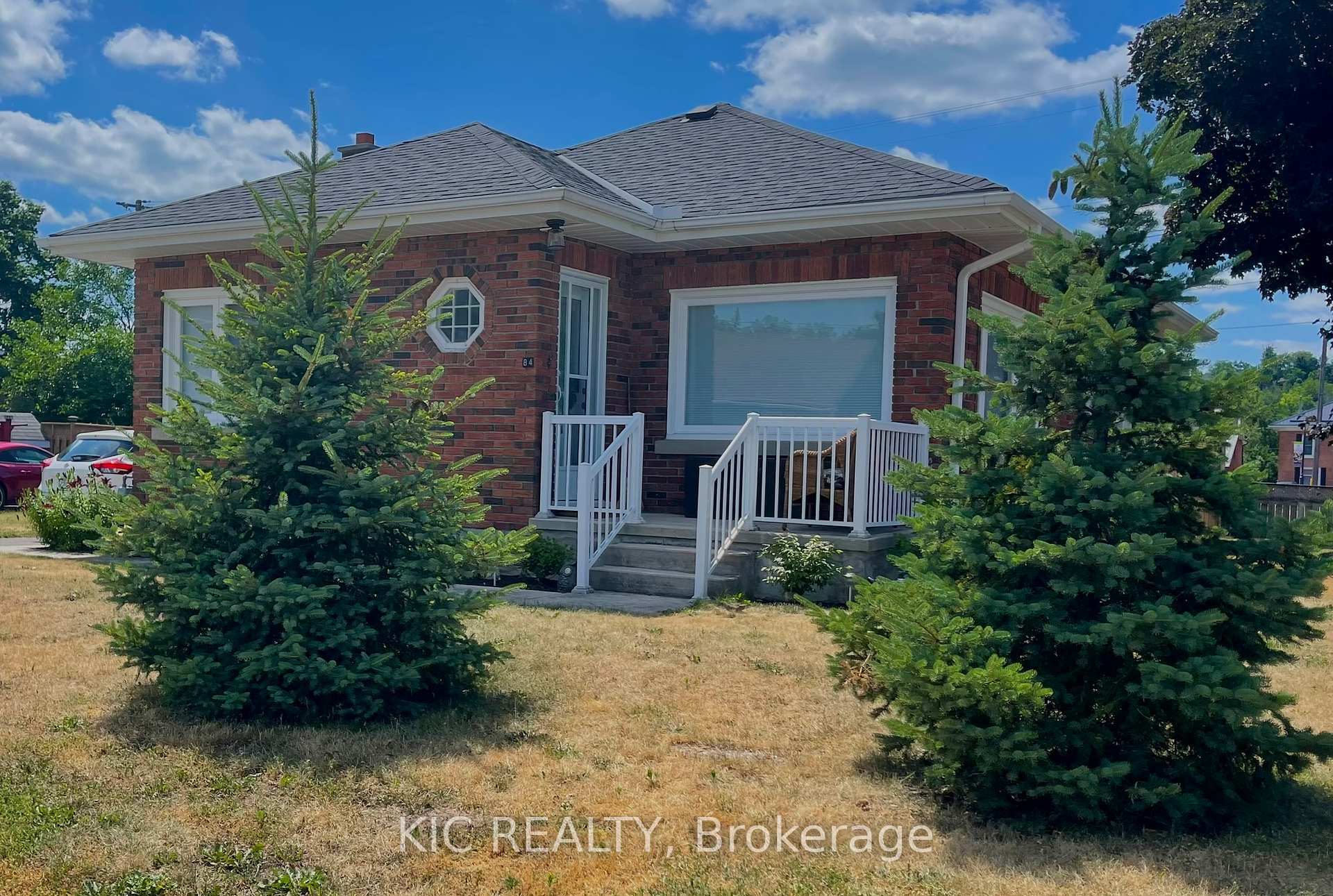Property Photo: 84 Doxsee Avenue N ON K0L 1L0