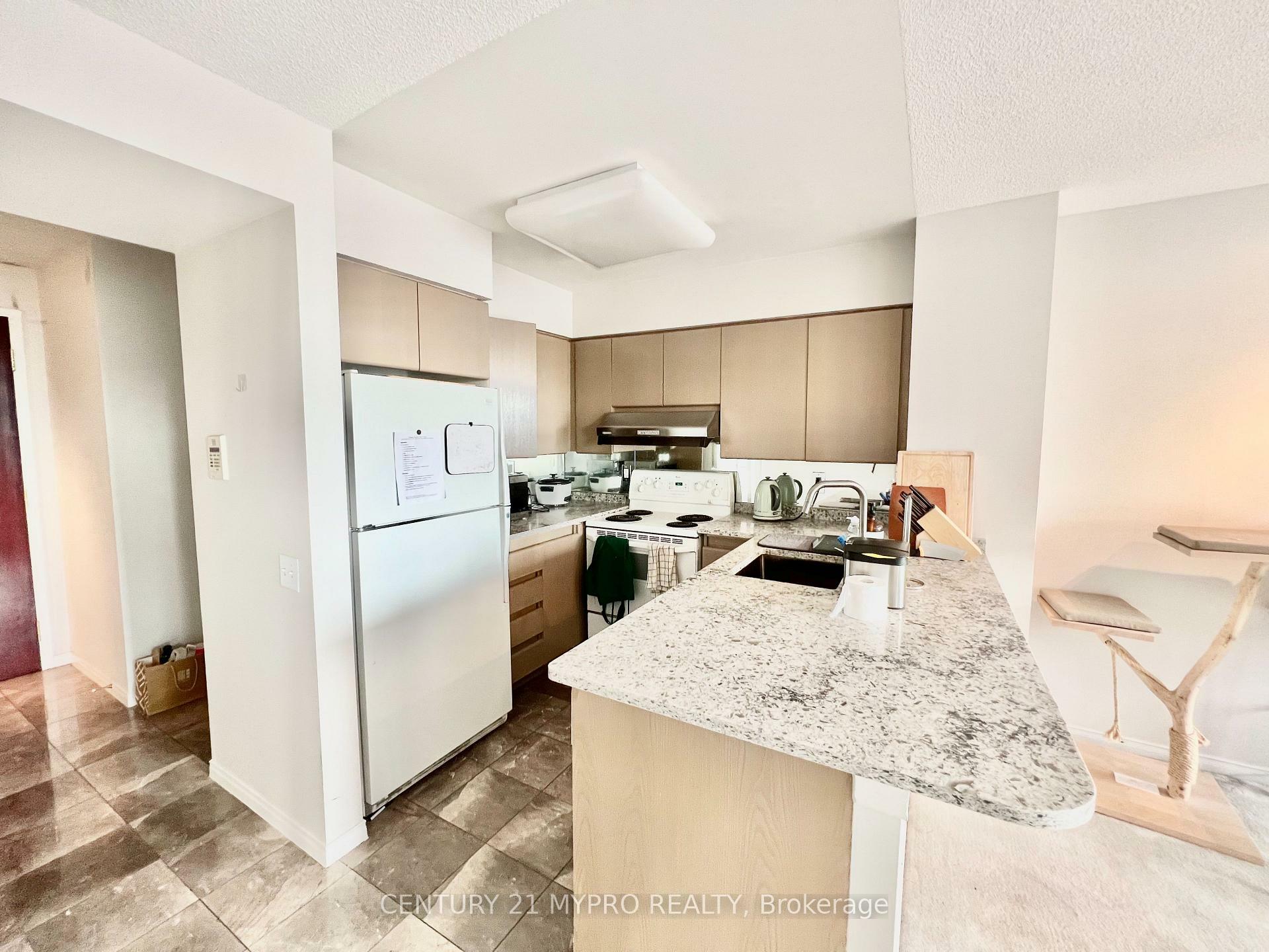 Property Photo:  750 Bay Street 3203  ON M5G 1N6 
