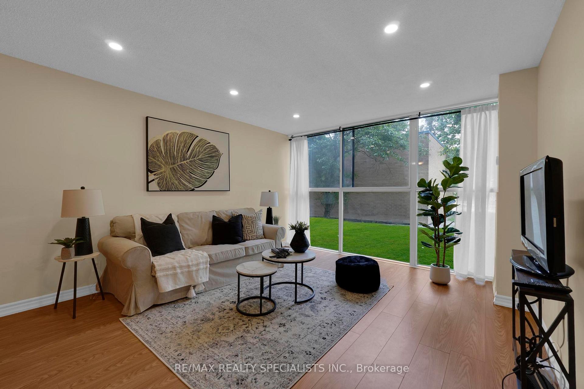 Property Photo: 35 Trailwood Drive 113 ON L4Z 3L6