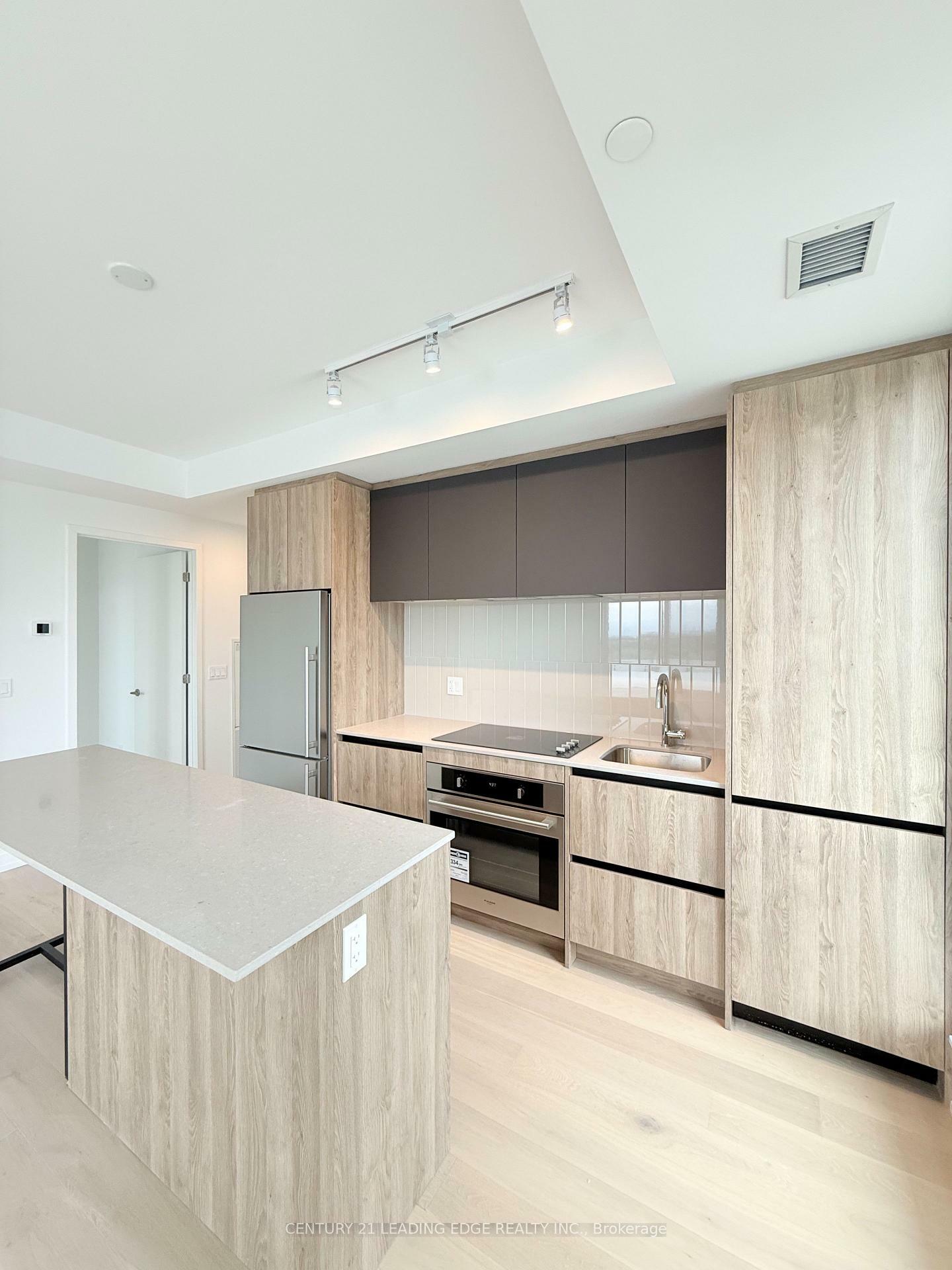 Property Photo:  8 Beverly Glen Boulevard 909  ON L4J 0L5 