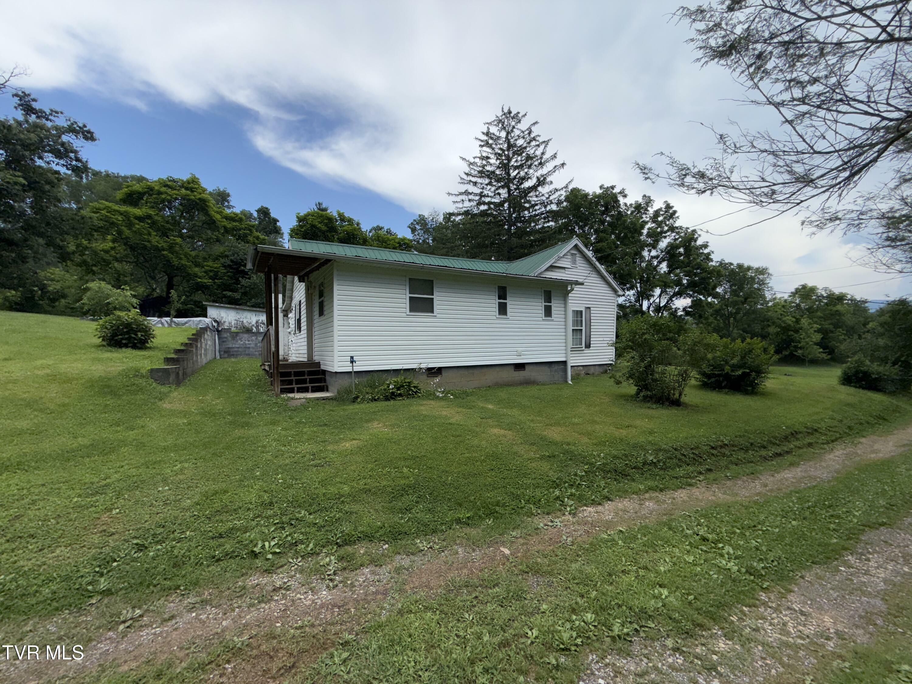 Property Photo: 391 Emmett Road TN 37620