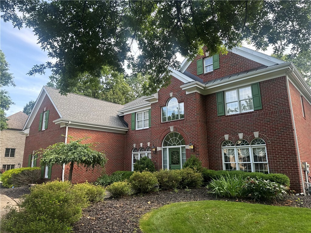 Property Photo: 115 Lyndhurst Cir PA 15090