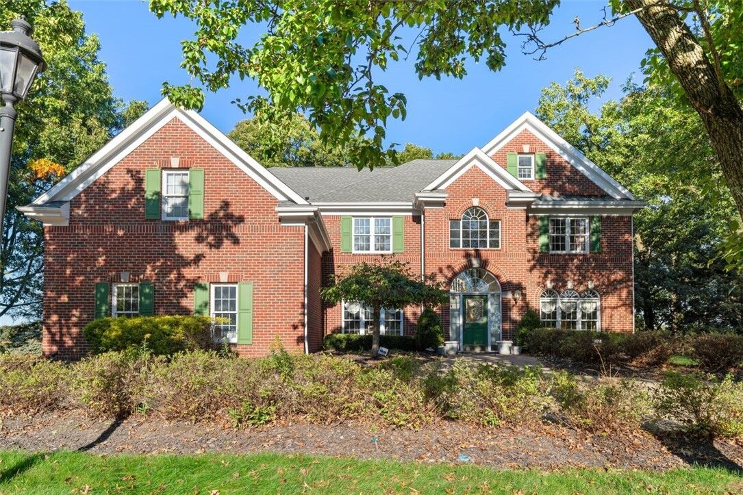 Property Photo:  115 Lyndhurst Cir  PA 15090 