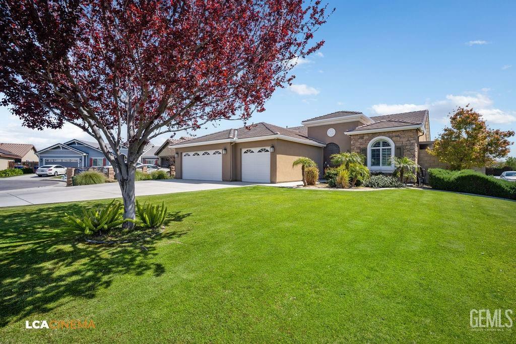 Property Photo:  9311 Caliente Creek Court  CA 93311 