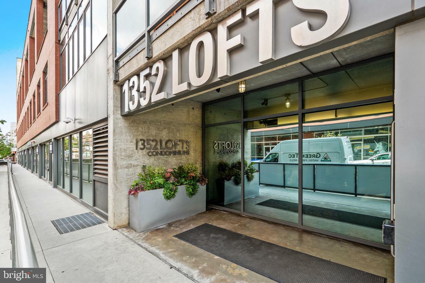 1352 South Street 216  Philadelphia PA 19147 photo