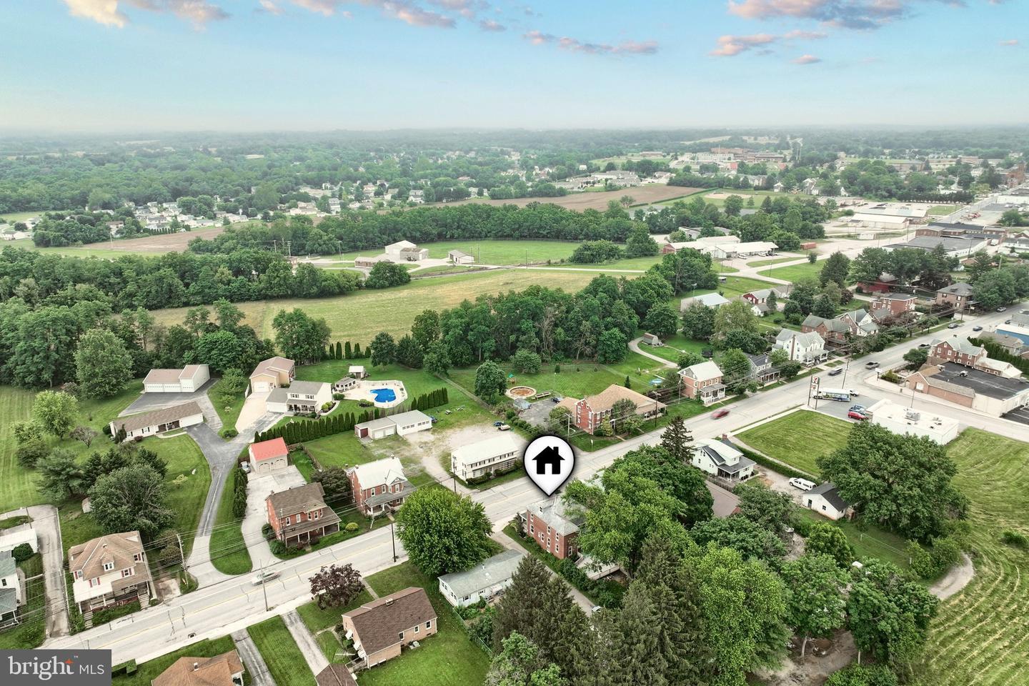 Property Photo:  415 Lincoln Way West  PA 17350 
