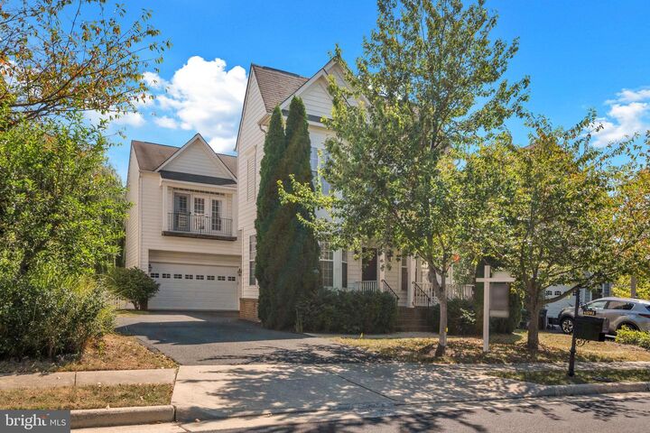 Property Photo:  43202 Arbor Greene Way  VA 20148 