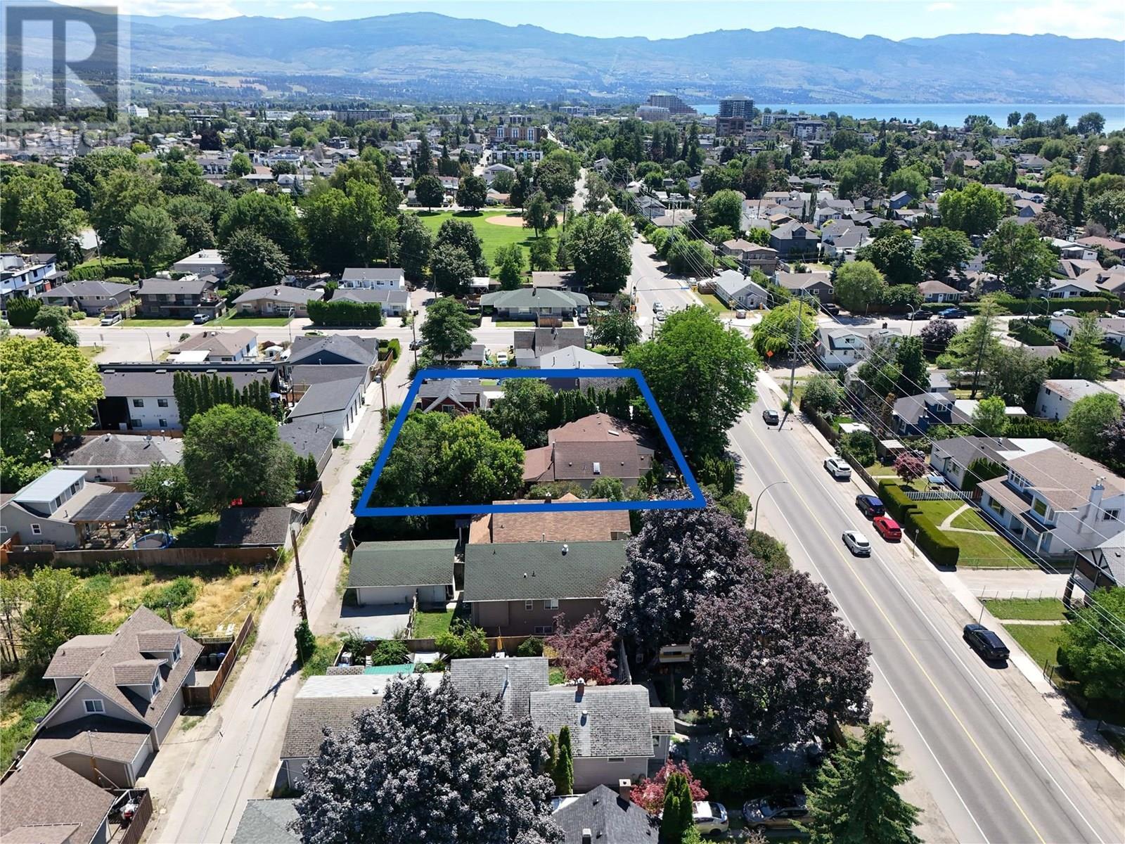 Property Photo: 2265 Richter Street BC V1Y 2N9