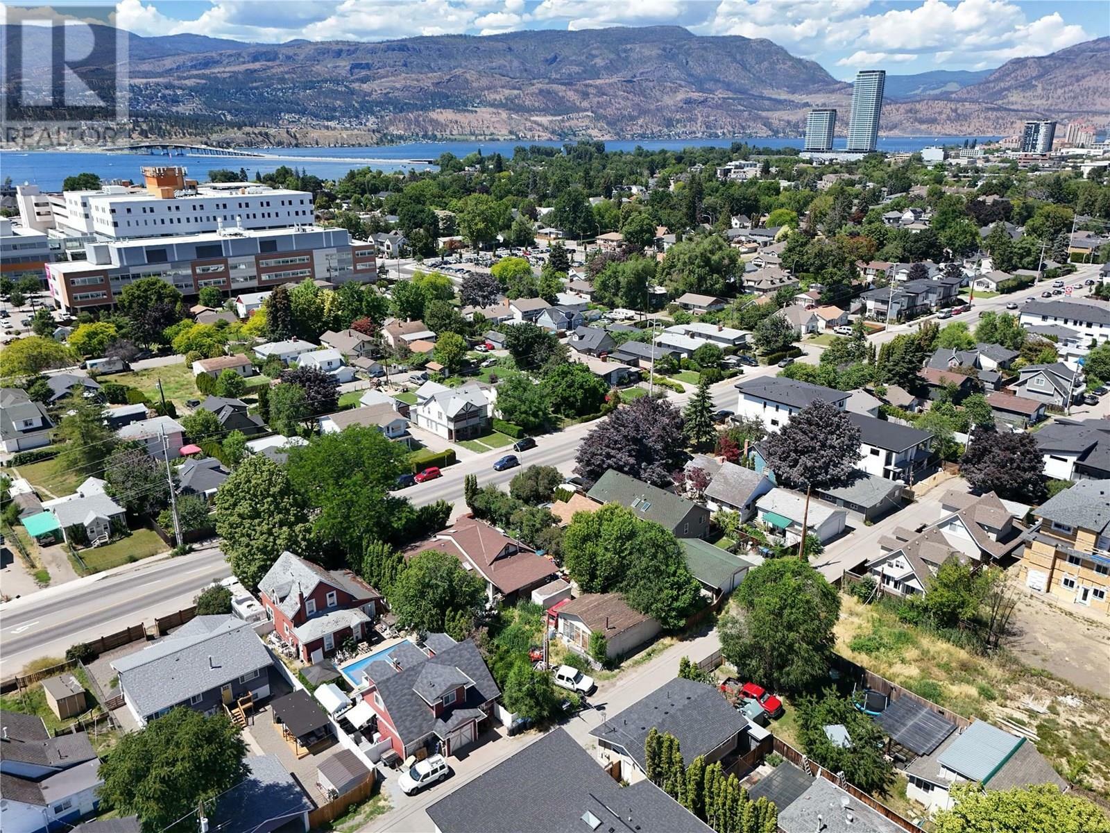 Property Photo:  2243 Richter Street  BC V1Y 2N9 