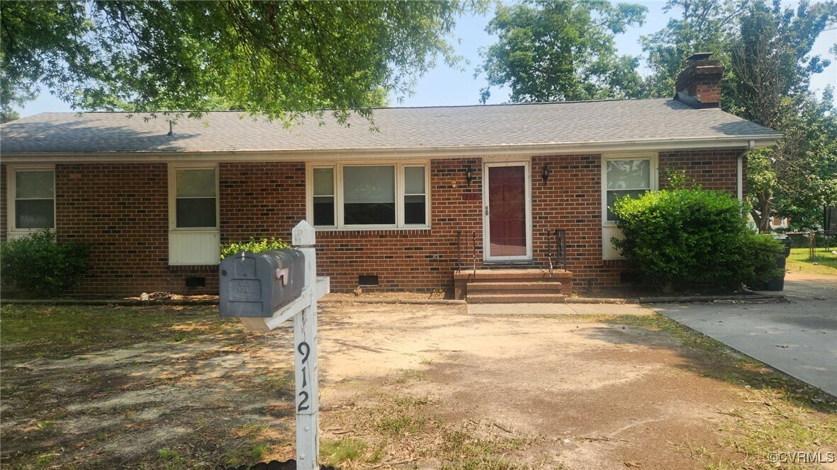 Property Photo: 912 E Ellerslie Avenue VA 23834