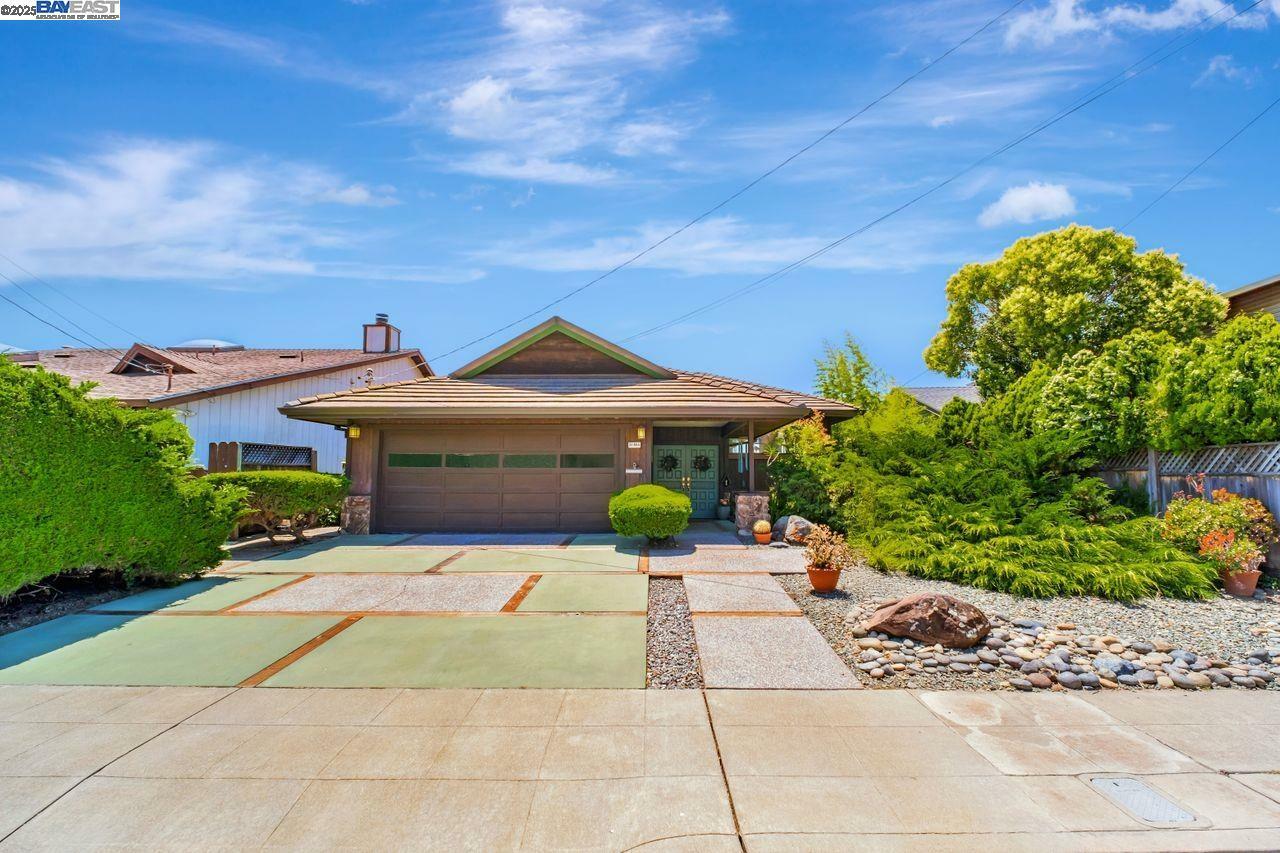 Property Photo:  31865 Chicoine Ave  CA 94544 