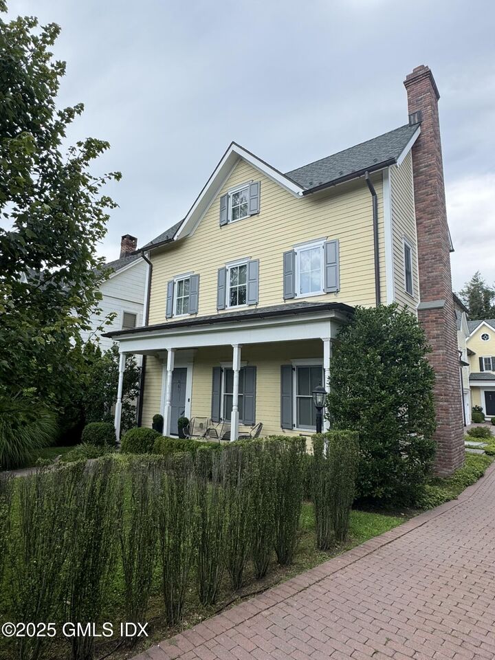 Property Photo:  65 Sherwood Place  CT 06830 