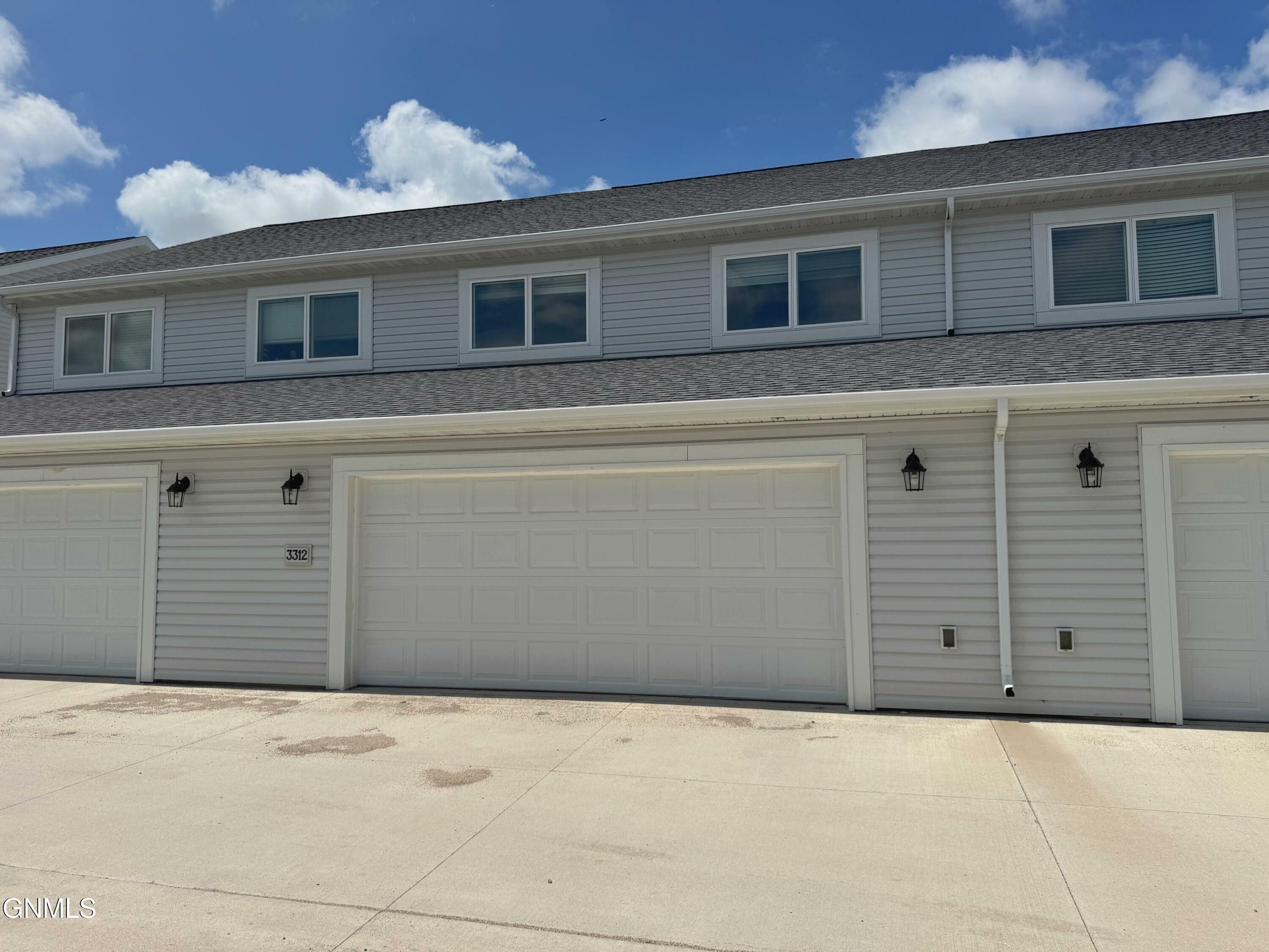 Property Photo:  3312 Kenner Loop  ND 58504 