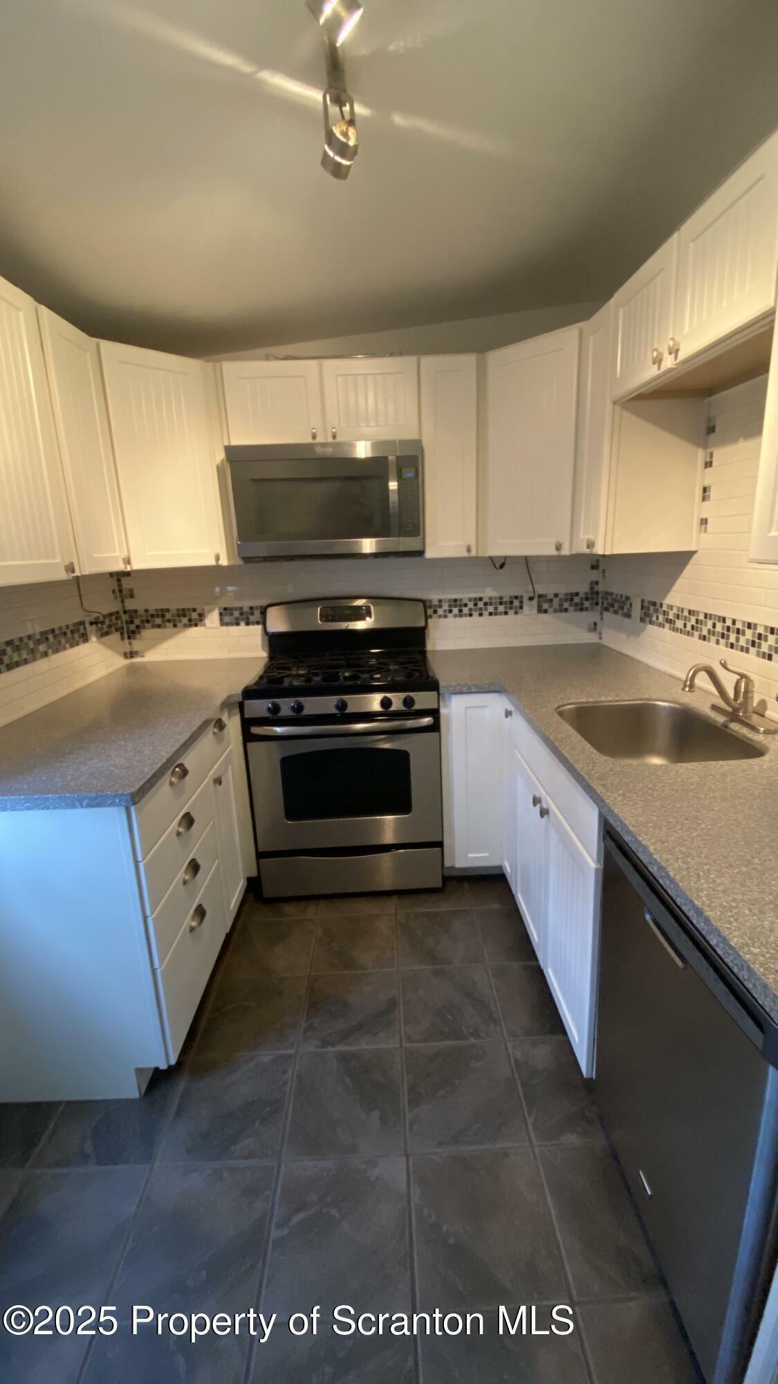 Property Photo:  1222 Prospect Avenue  PA 18505 
