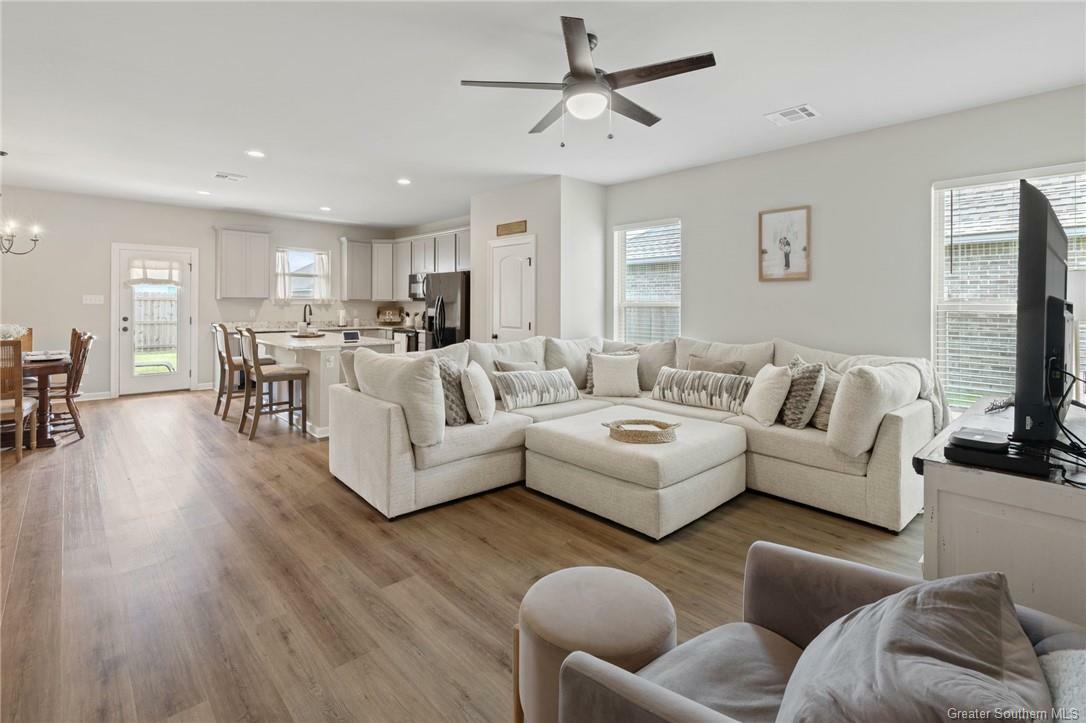 Property Photo:  1819 Downing Road  LA 70611 