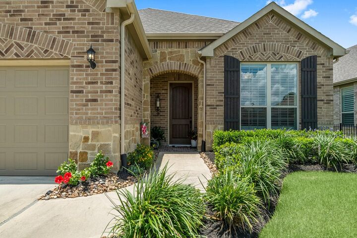 Property Photo:  256 Spotted Saddle Court  TX 77382 
