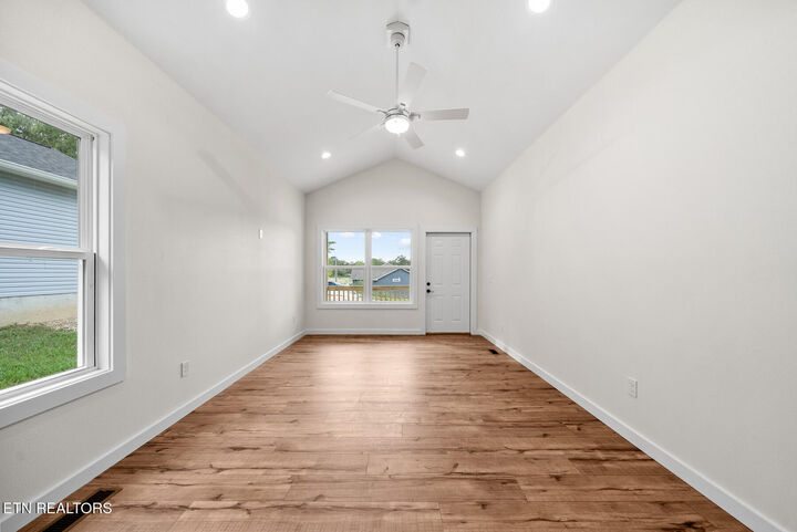 Property Photo: 356 Dayton Ave TN 38555