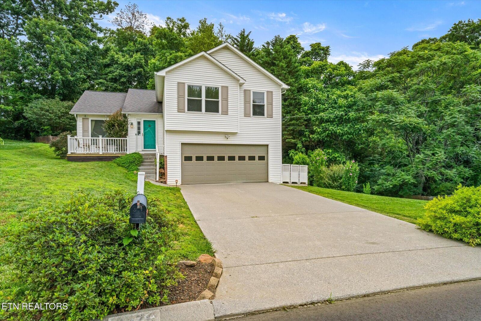 Property Photo: 1476 Pheasants Glen Drive TN 37923
