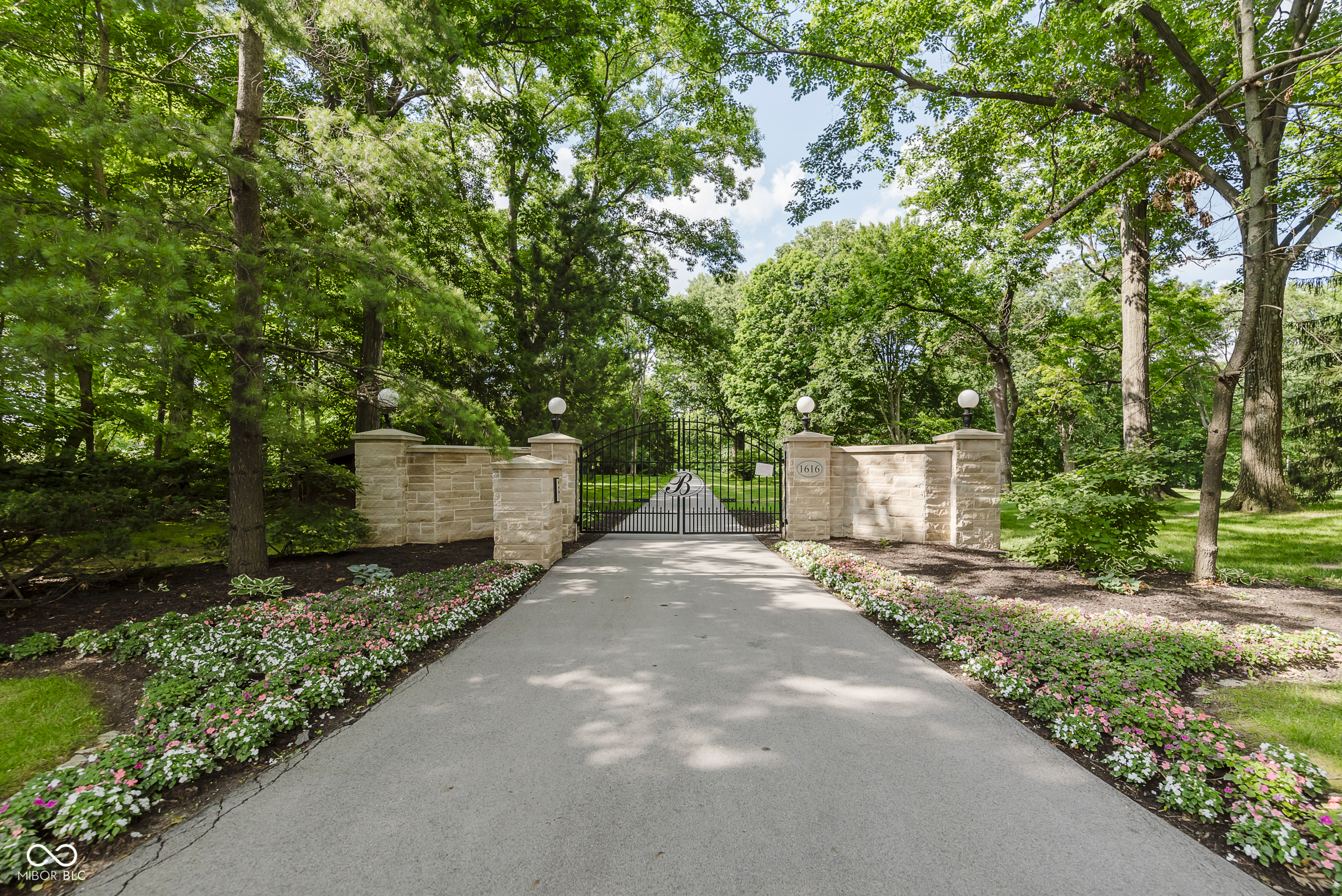 Property Photo:  1616 W 116th Street  IN 46032 