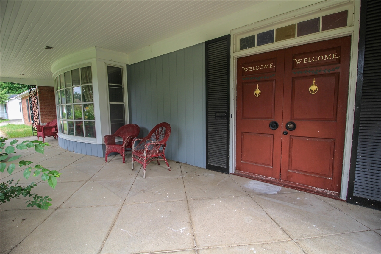 Property Photo:  500 E Hoffman Street  MI 49093 