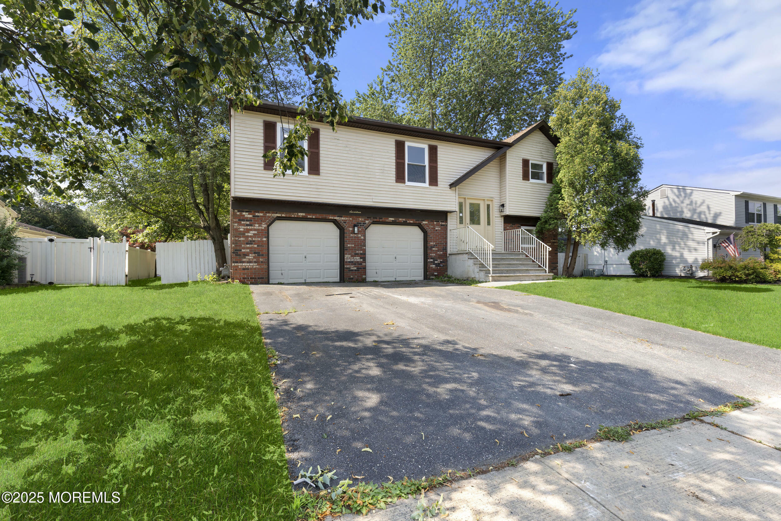 17 Cherry Bend Drive  Howell NJ 07731 photo