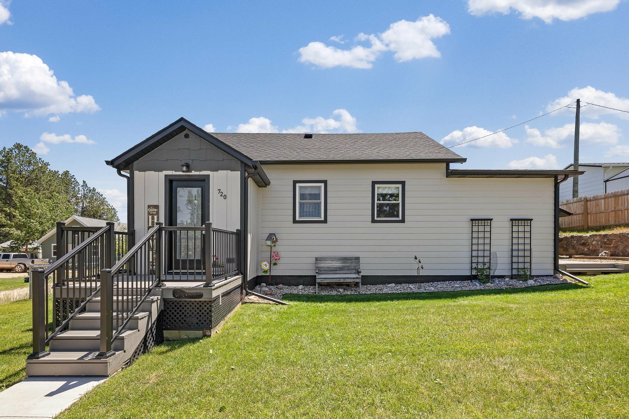 Property Photo: 720 Lincoln Street SD 57730-1220