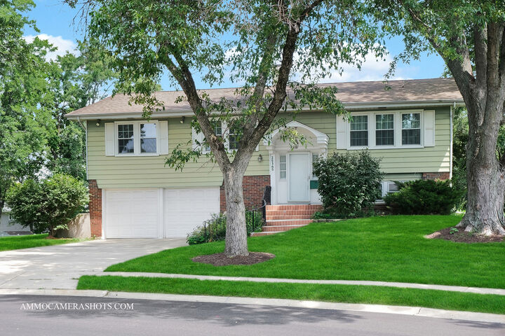 Property Photo:  2S165 Huntington Court  IL 60137 