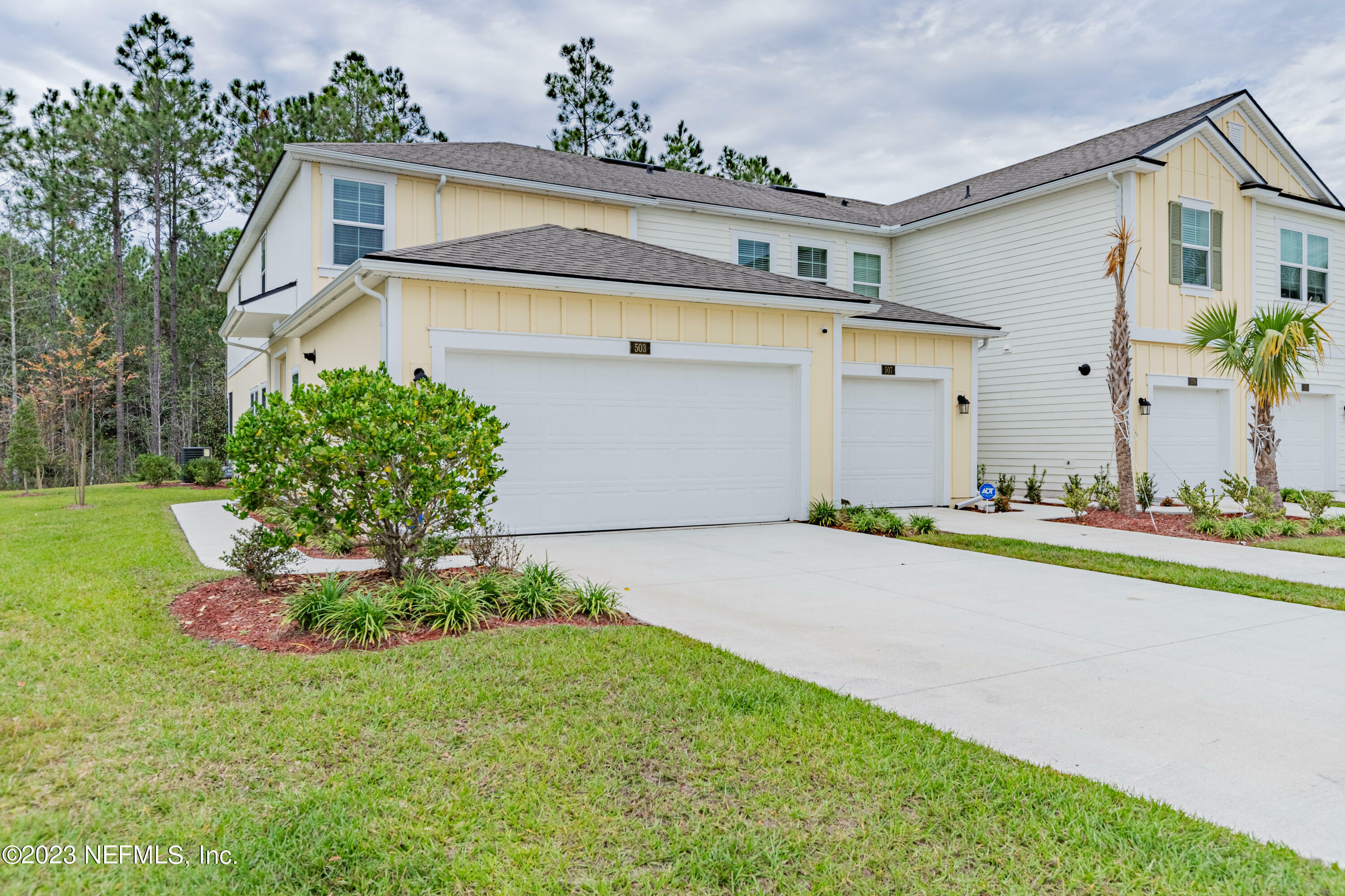 Property Photo: 503 Coastline Way FL 32092