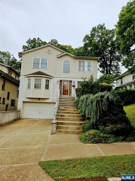 30-32 Custer Avenue  Newark NJ 07112 photo