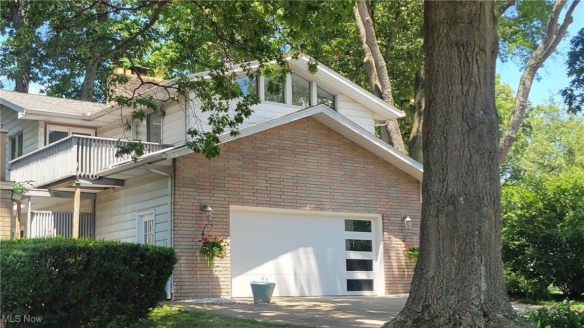 Property Photo:  107 Lake Front Drive  OH 44319 