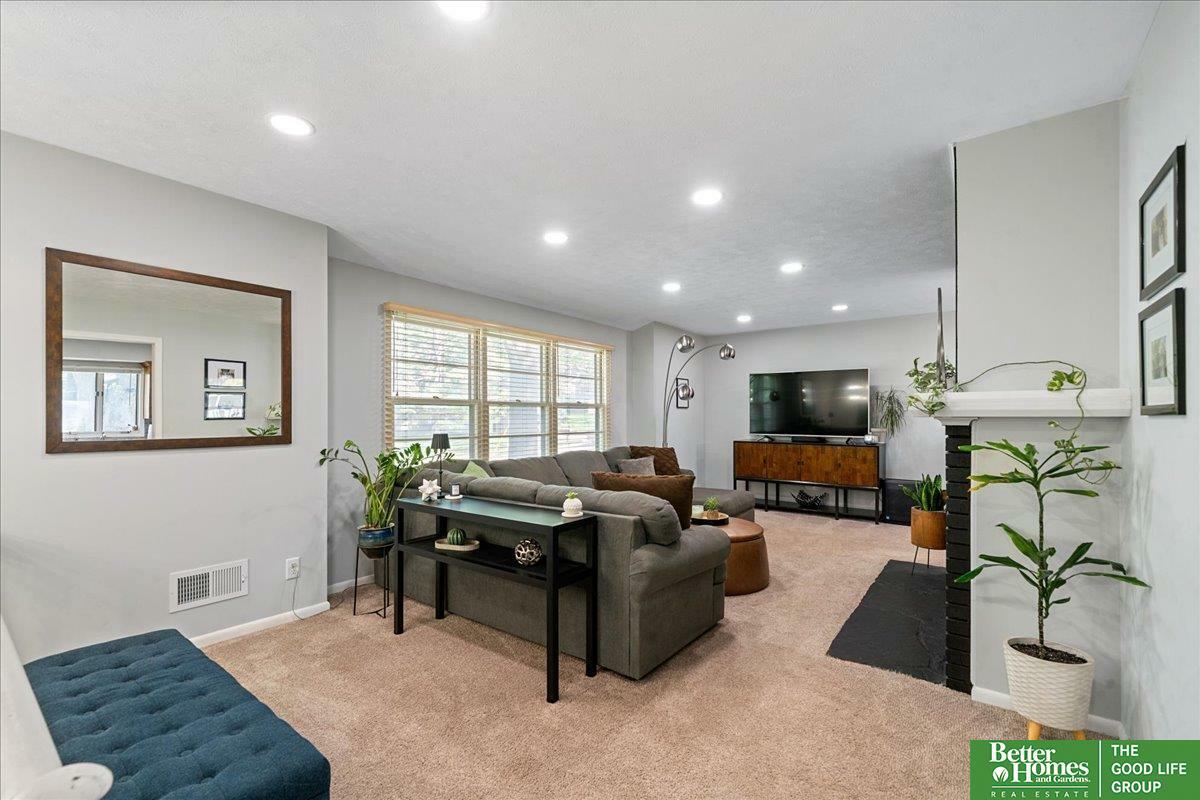Property Photo:  2918 S 112th Street  NE 68144 