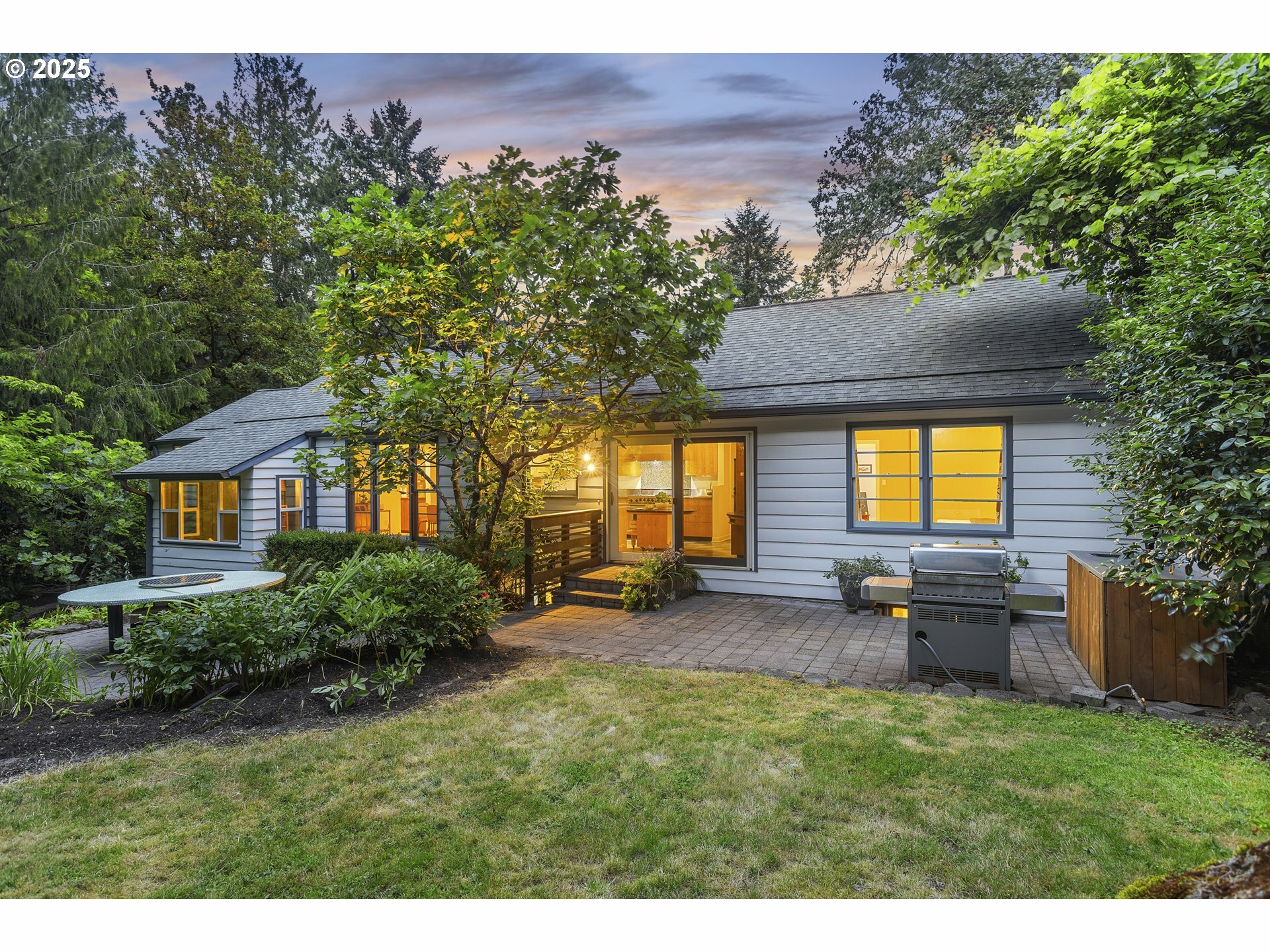 10505 S Hedlund Ave  Portland OR 97219 photo