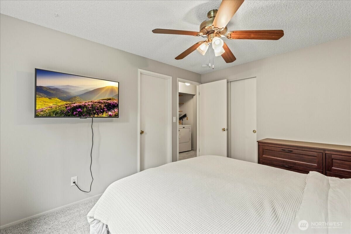 Property Photo: 15824 9th Avenue SW B WA 98166