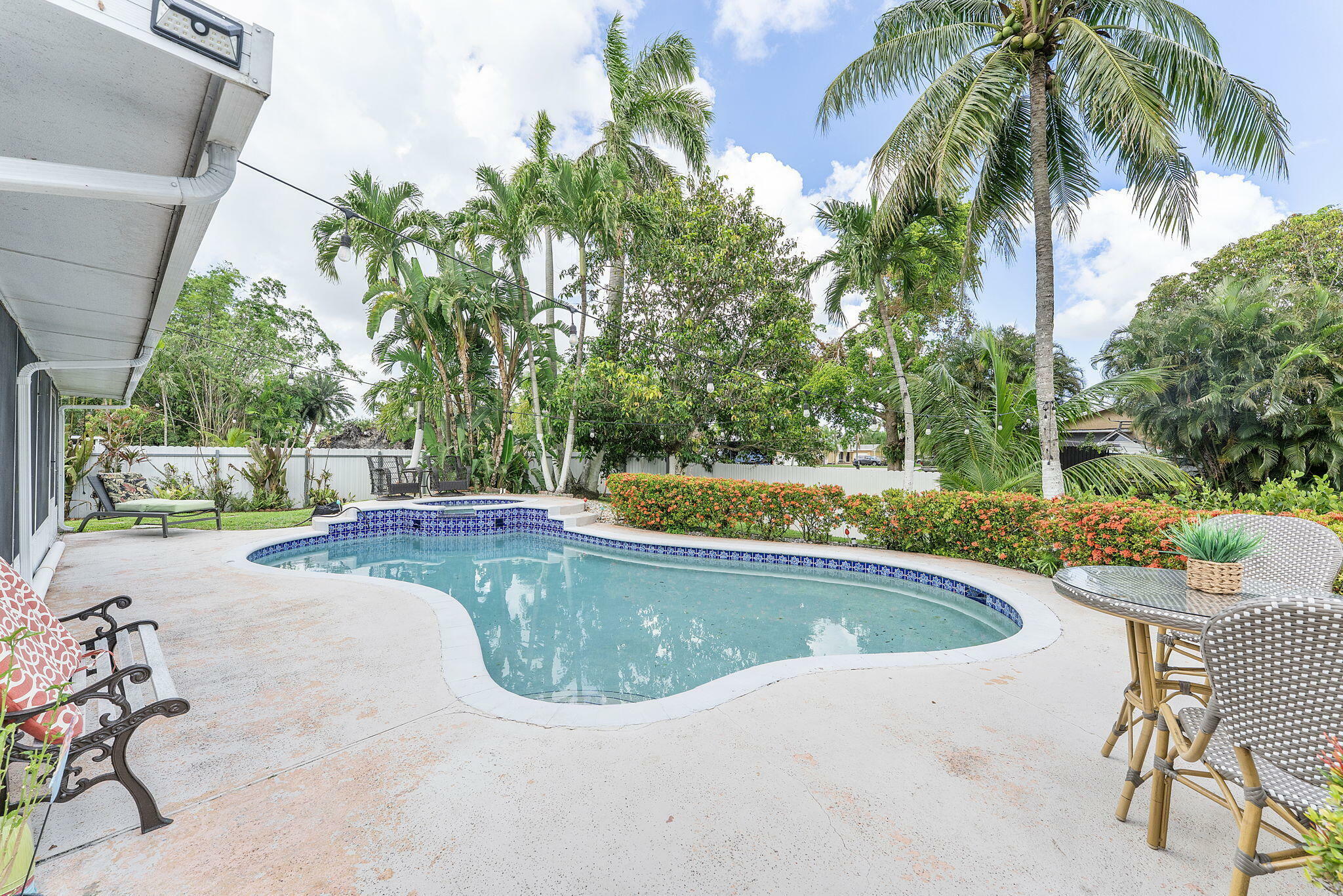 400 NW 98th Avenue  Pembroke Pines FL 33024 photo