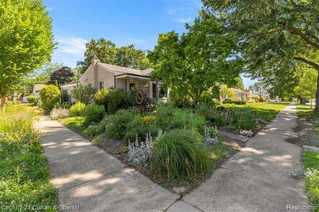 Property Photo: 148 Park Drive MI 48017