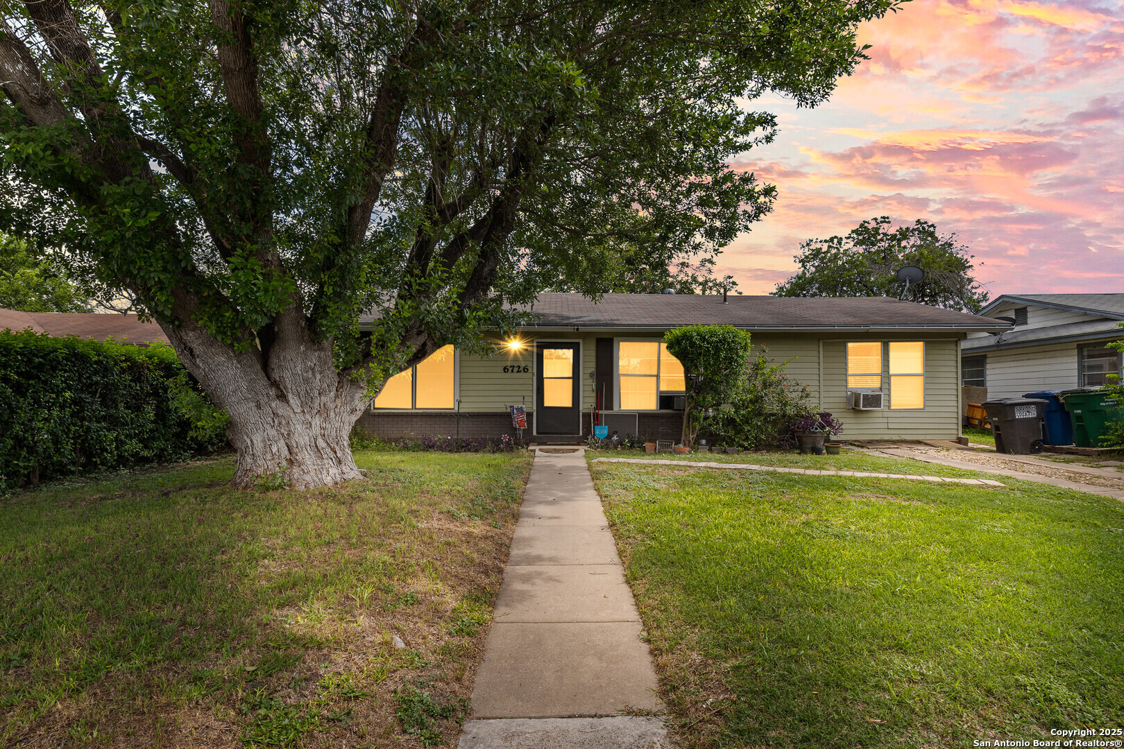 Property Photo: 6726 Monterey TX 78227