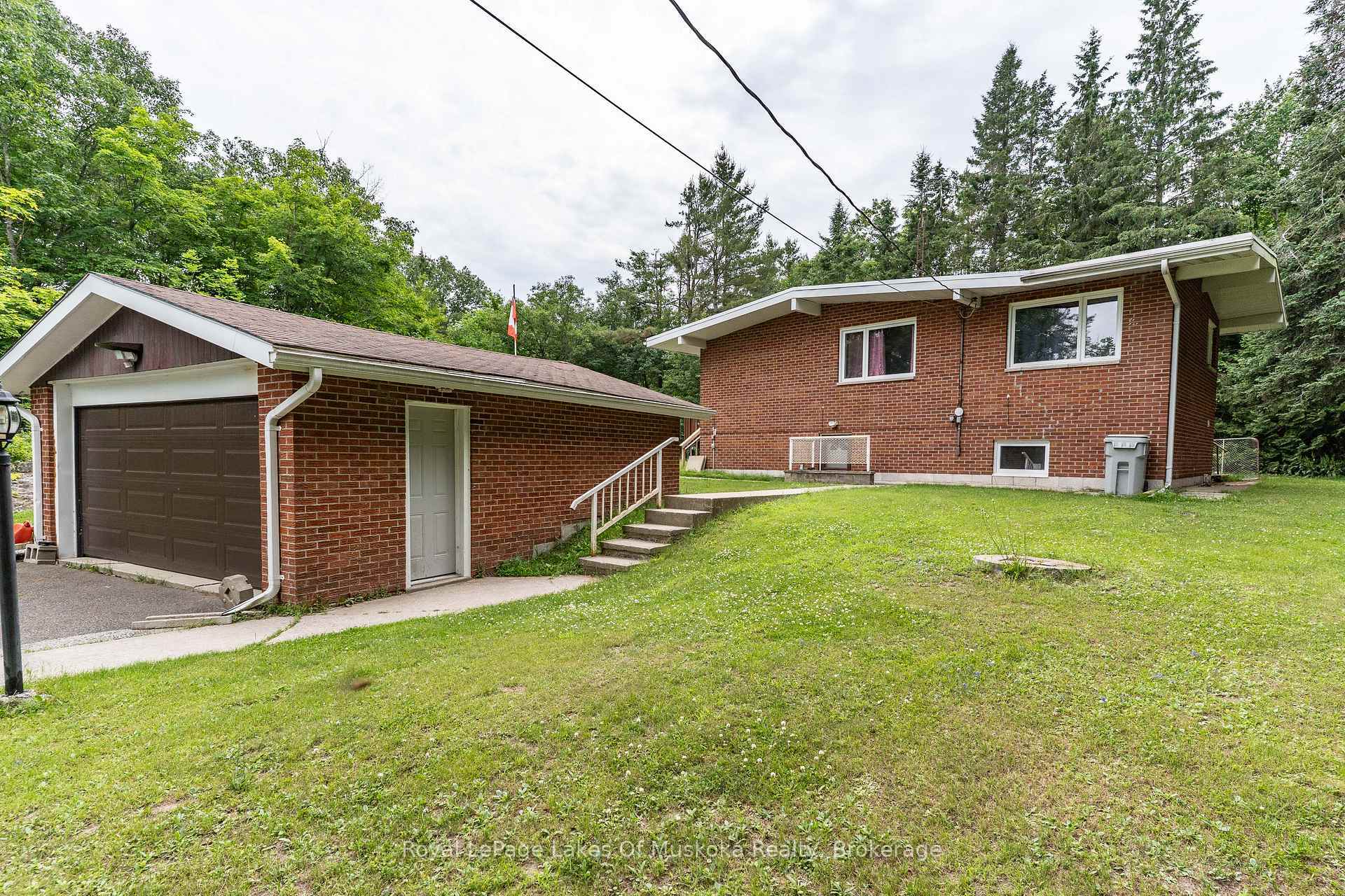 Photo de la propriété:  1030 Simpson Road  ON P1P 1R1 