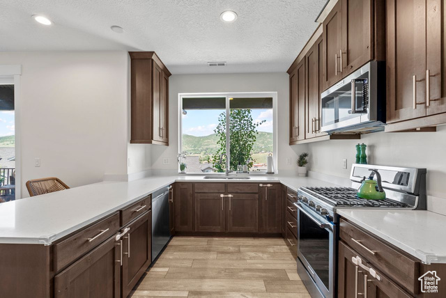 Property Photo: 3342 Santa Fe Rd UT 84098