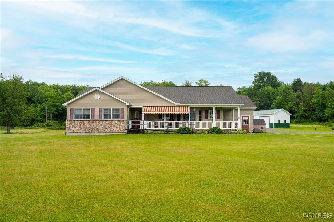 Property Photo:  2155 Mengs Road  NY 14011 