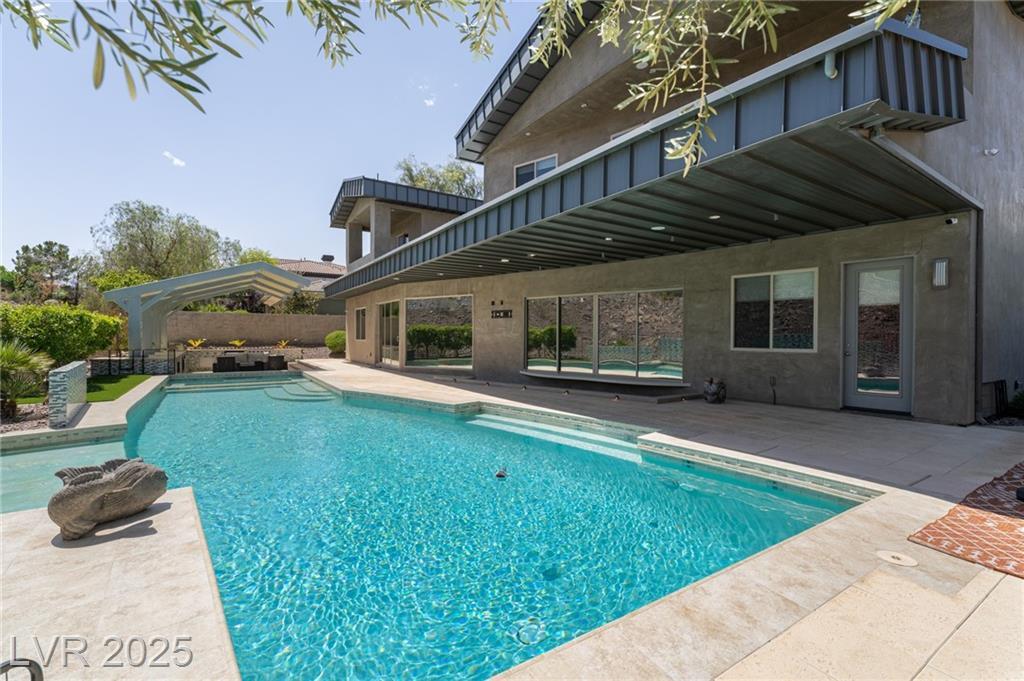 Property Photo: 6 Yorkridge Court NV 89052