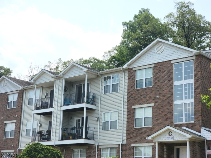 Property Photo:  85 Mountainview Ct 85  NJ 07457 