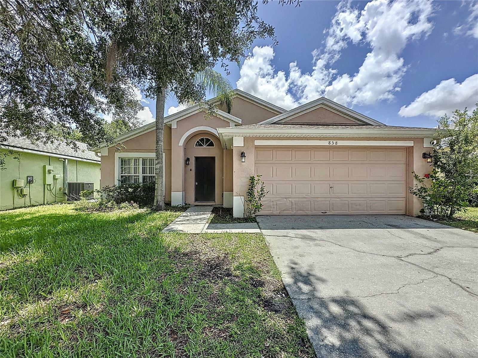 Property Photo: 838 Sandy Ridge Drive FL 33896